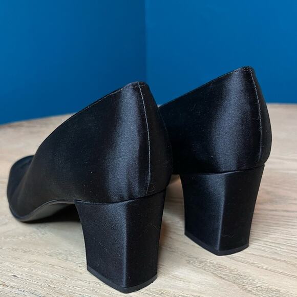 Stuart Weitzman Vintage 90s Satin Block Heel Classic Pumps Black Size 7 - Picture 7 of 15